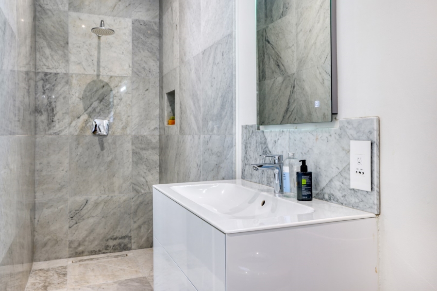 5 Bedroom Property for Sale in Constantia Western Cape